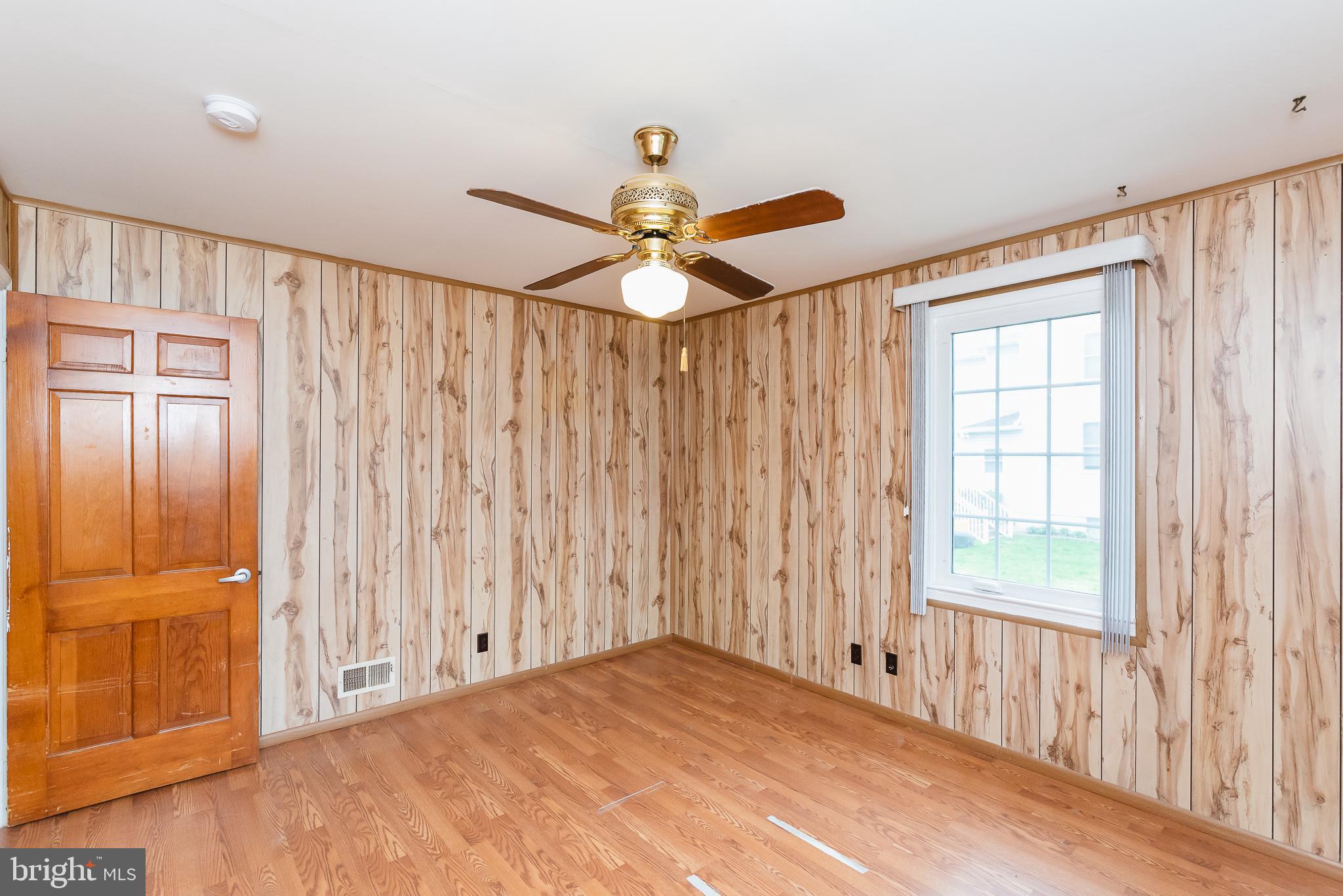 498 North Stuart Street Baltimore, MD 21221 - Photo 12 of 44 Bed 1