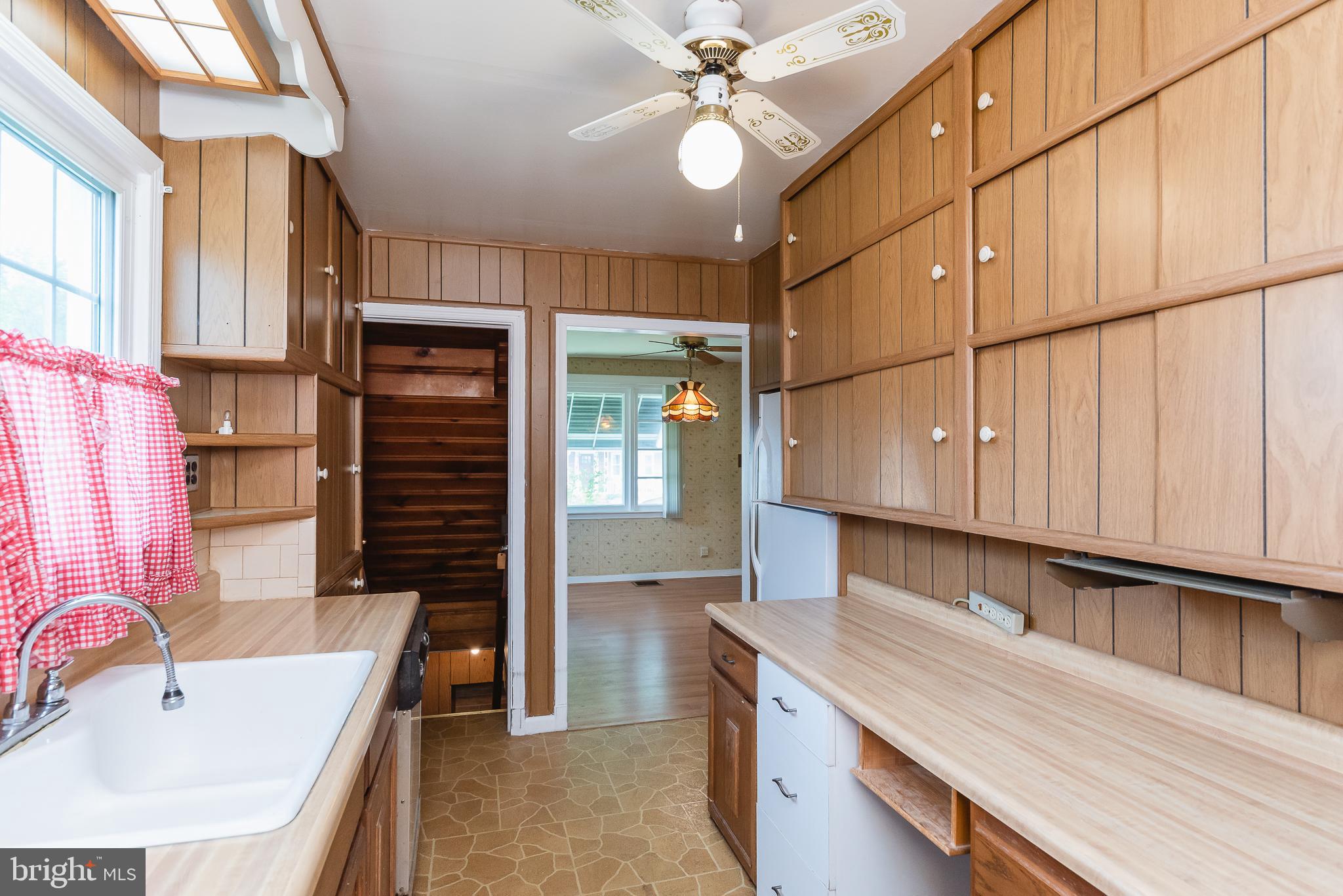 498 North Stuart Street Baltimore, MD 21221 - Photo 18 of 44 Kitchen