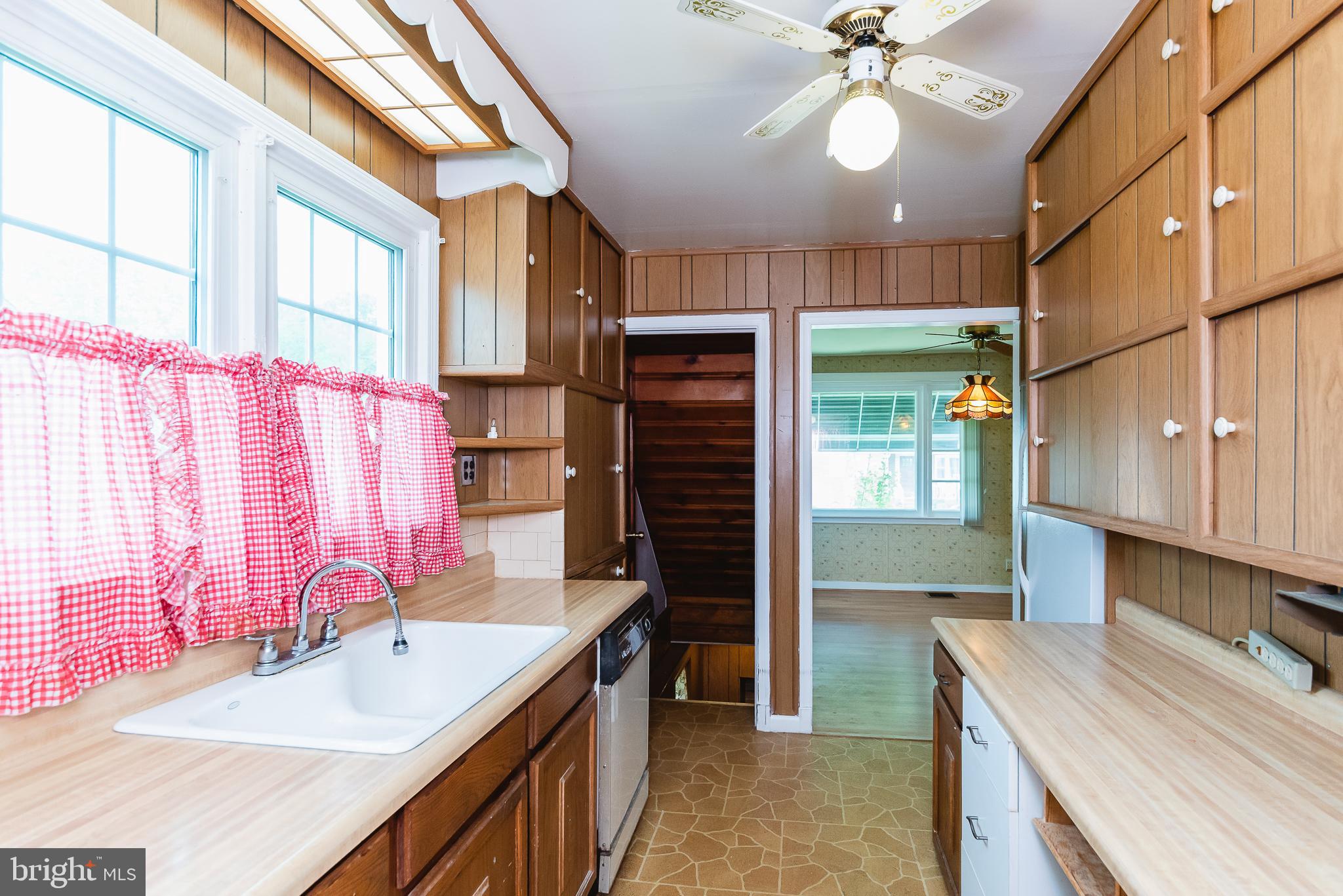 498 North Stuart Street Baltimore, MD 21221 - Photo 19 of 44 Kitchen