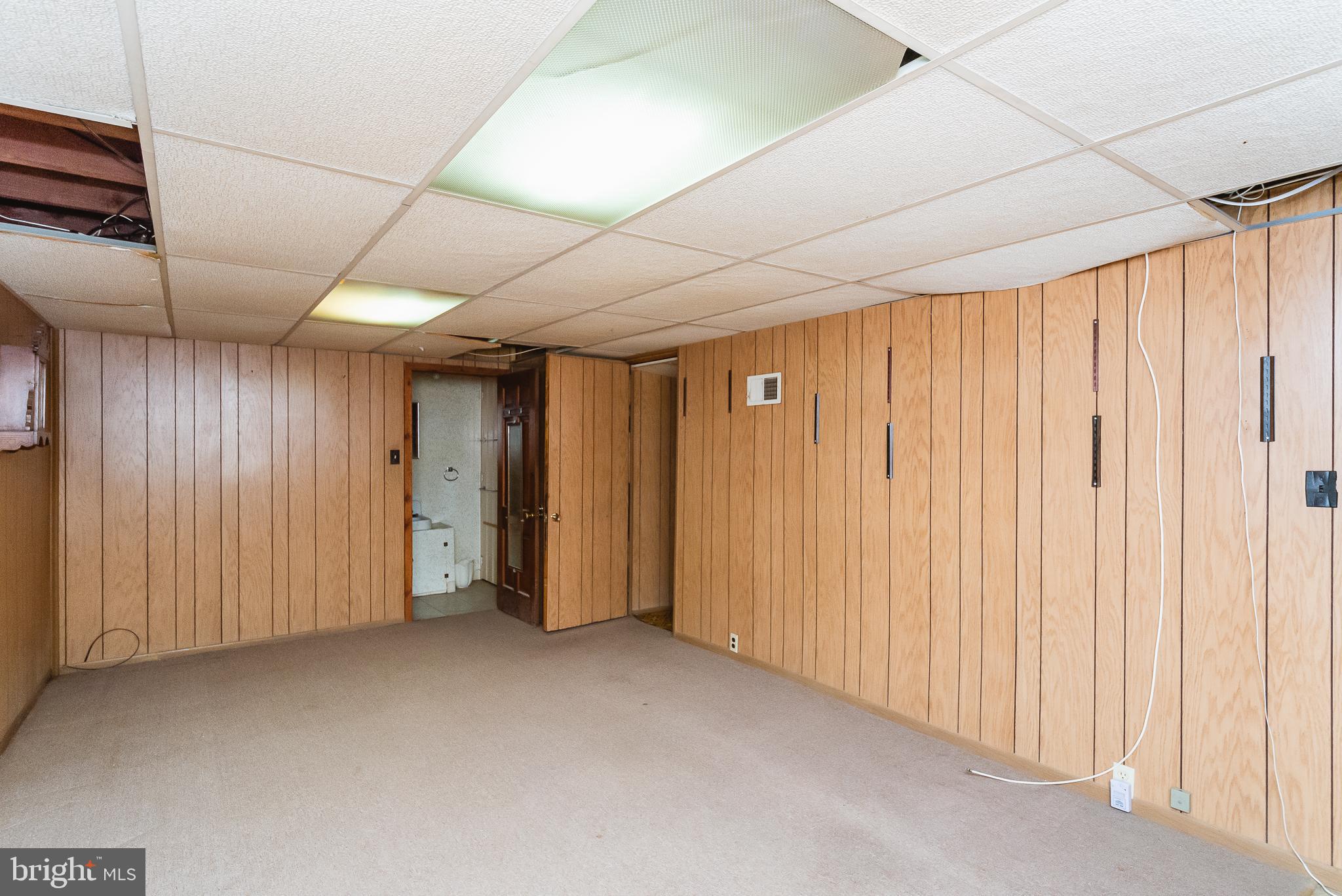 498 North Stuart Street Baltimore, MD 21221 - Photo 29 of 44 Family Room