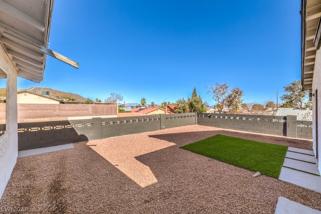 427 Summit Drive Henderson, NV 89002 - Photo 23 of 25