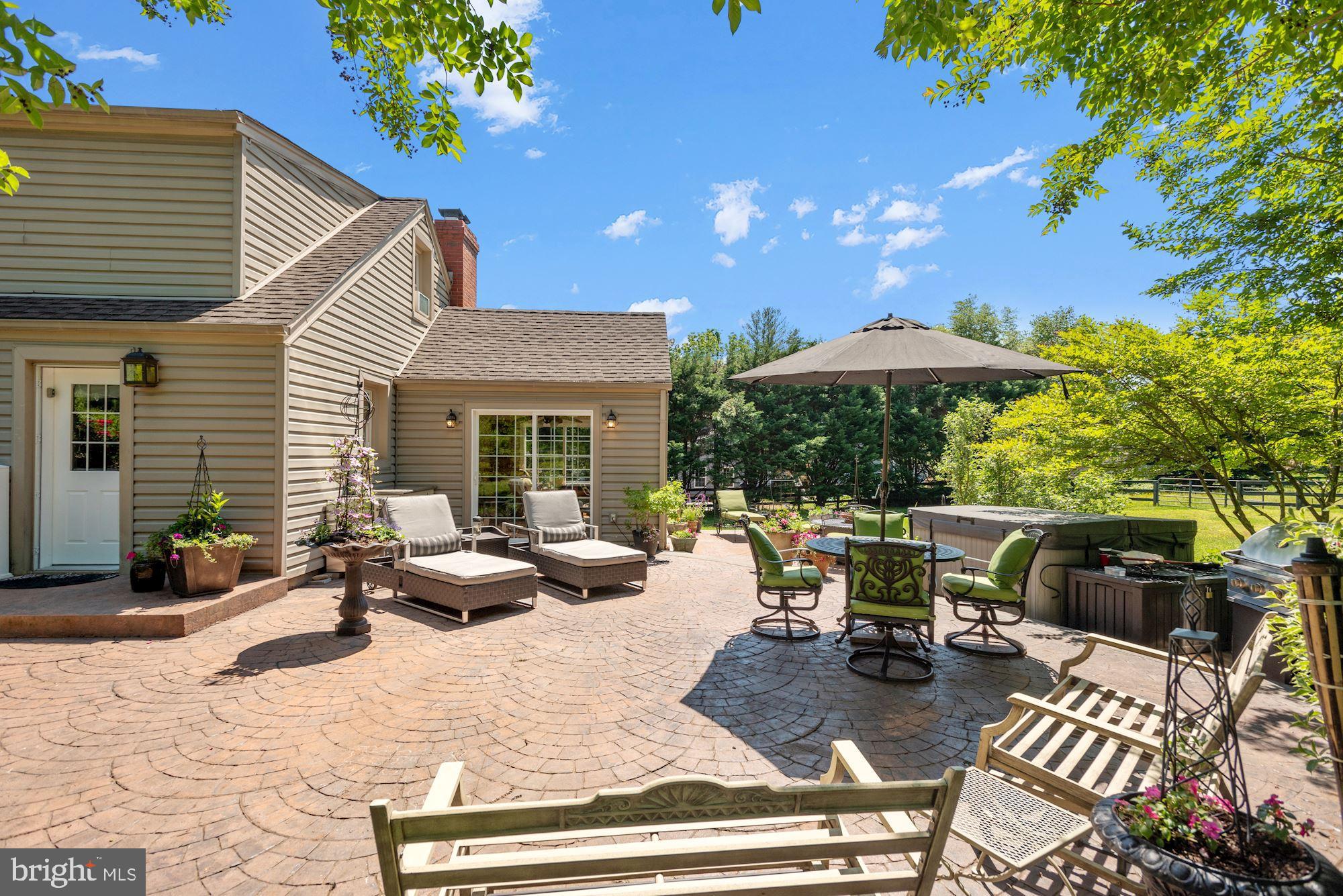 636 Walker Road Great Falls, VA 22066 - Photo 5 of 23 Outdoor space for entertaining