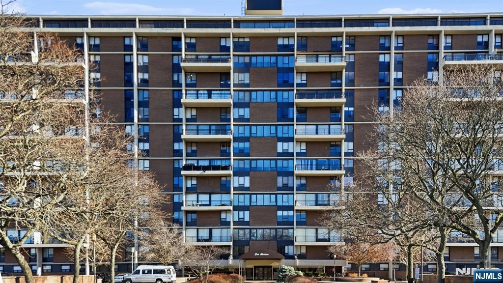 2 Horizon Road, Unit 1010 Fort Lee, NJ 07024 - Photo 2 of 42 a building view