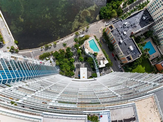 $1,750,000 | 2020 North Bayshore Drive, Unit 810, Miami, FL 33137