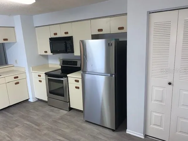 $1,895 | 3678 Dehaven Drive, Palm Harbor, FL 34684