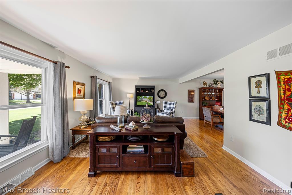 29884 Fox Grove Road Farmington Hills, MI 48334 - Photo 5 of 64