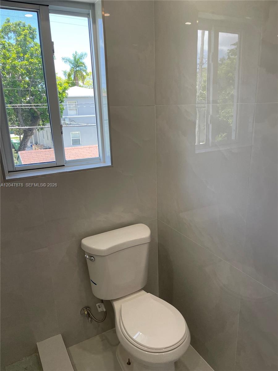 2352 Southwest 26th Lane Miami, FL 33133 - Photo 6 of 9