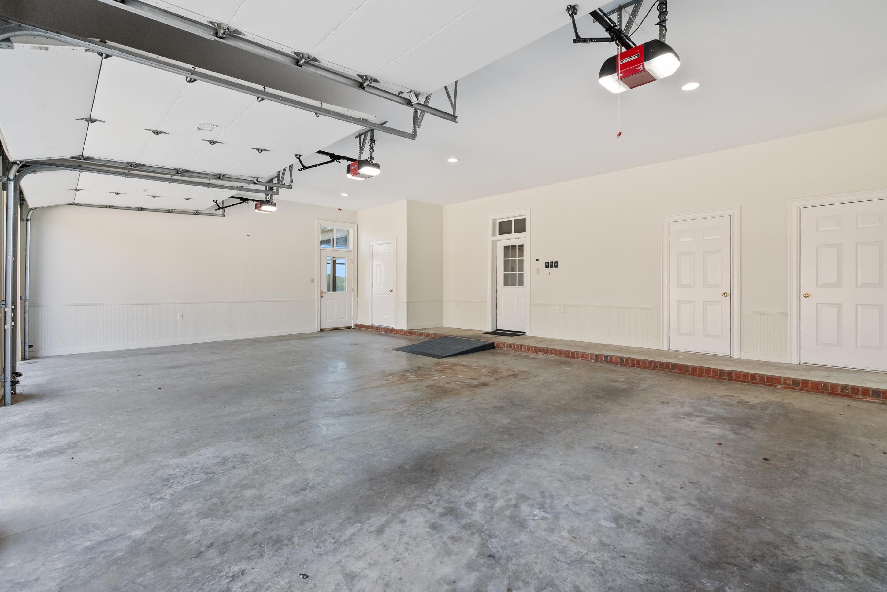 1800 North Collierville Arlington Road Eads, TN 38028 - Photo 32 of 40 en empty room with ceiling fan and window