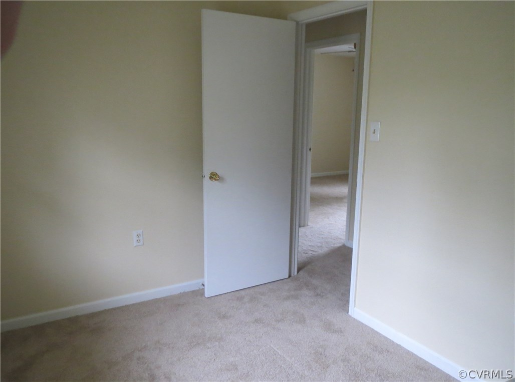 833 Old Ridge Road Farmville, VA 23901 - Photo 9 of 14 a view of an empty room