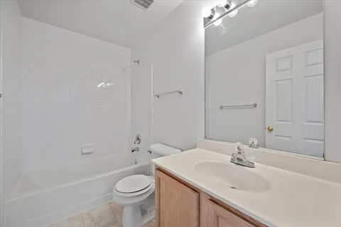$2,300 | 959 Genesee Drive, Naperville, IL 60563