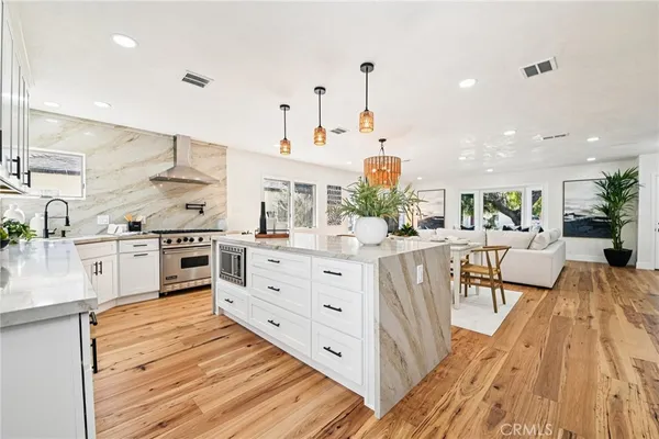 $1,799,999 | 8454 Naylor Avenue, Los Angeles, CA 90045