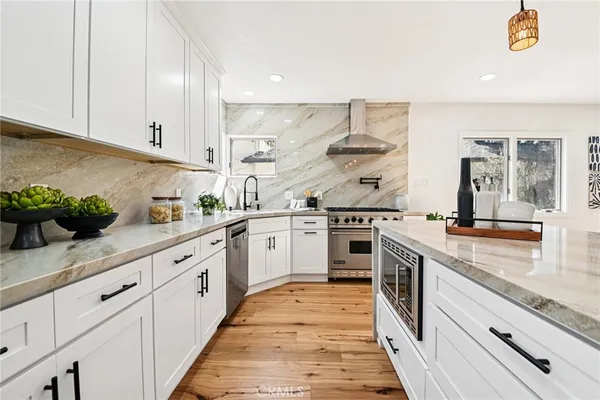 $1,799,999 | 8454 Naylor Avenue, Los Angeles, CA 90045