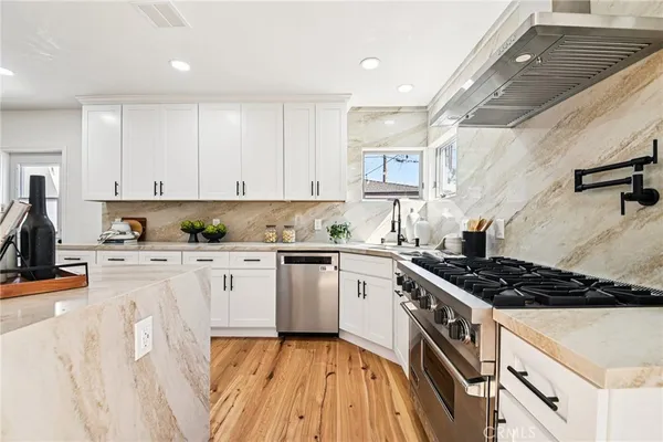 $1,799,999 | 8454 Naylor Avenue, Los Angeles, CA 90045