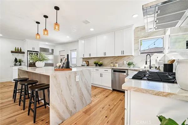 $1,799,999 | 8454 Naylor Avenue, Los Angeles, CA 90045