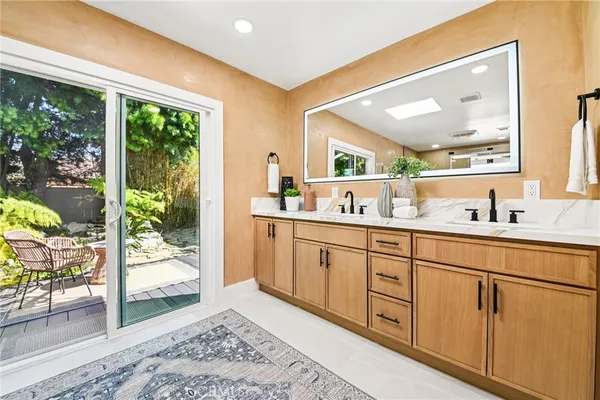 $1,799,999 | 8454 Naylor Avenue, Los Angeles, CA 90045