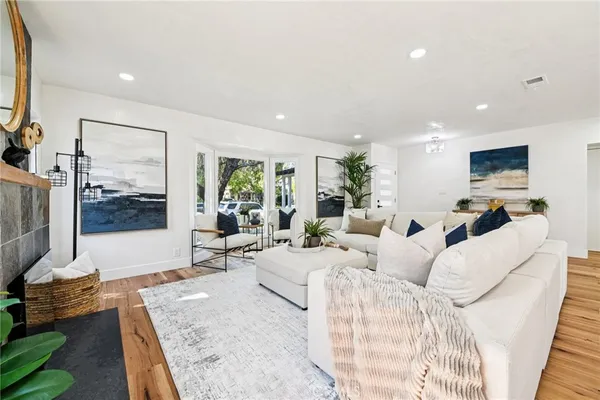 $1,799,999 | 8454 Naylor Avenue, Los Angeles, CA 90045