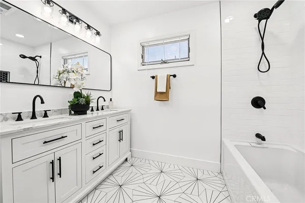 $1,799,999 | 8454 Naylor Avenue, Los Angeles, CA 90045