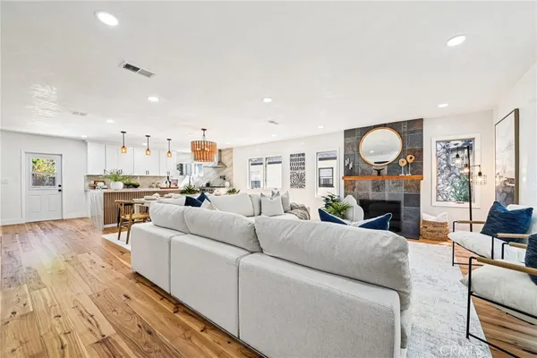 $1,799,999 | 8454 Naylor Avenue, Los Angeles, CA 90045