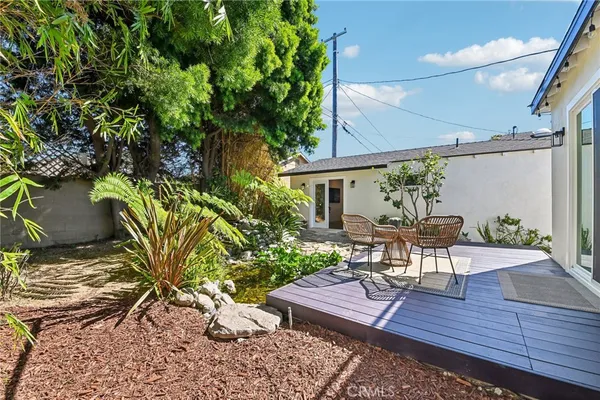 $1,799,999 | 8454 Naylor Avenue, Los Angeles, CA 90045