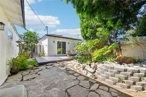 $1,799,999 | 8454 Naylor Avenue, Los Angeles, CA 90045