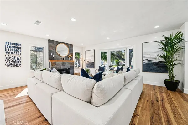 $1,799,999 | 8454 Naylor Avenue, Los Angeles, CA 90045