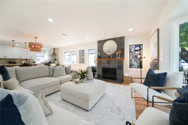 $1,799,999 | 8454 Naylor Avenue, Los Angeles, CA 90045