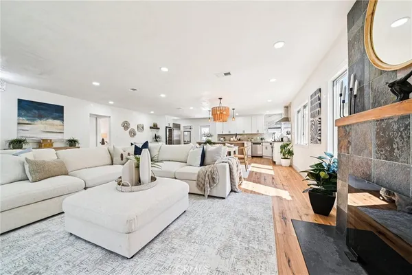 $1,799,999 | 8454 Naylor Avenue, Los Angeles, CA 90045