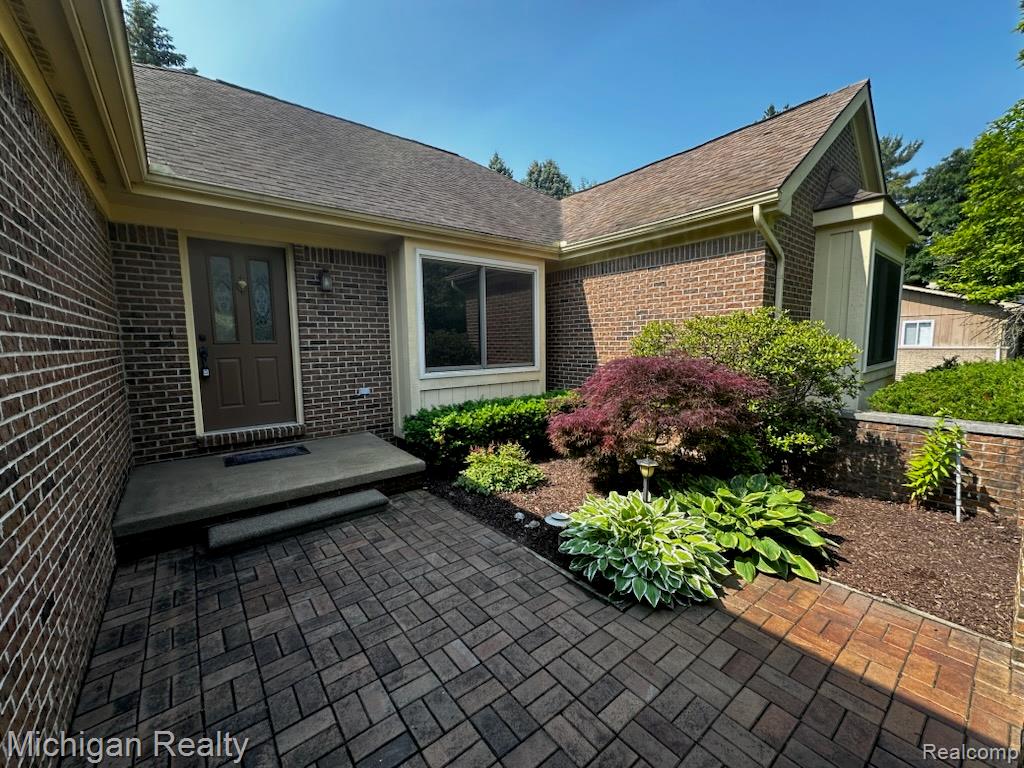 3531 East Commerce Road Commerce Township, MI 48382 - Photo 6 of 30
