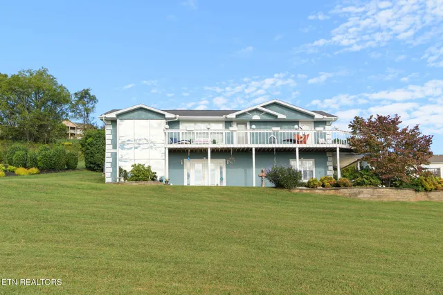$548,000 | 926 Hilltop Lane, Kodak, TN 37764