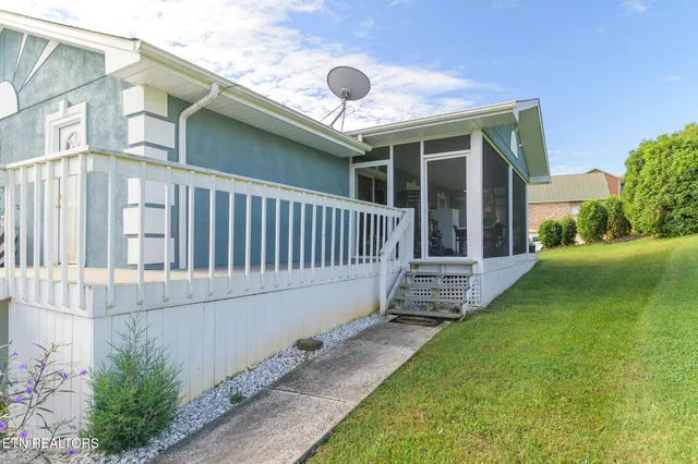 $548,000 | 926 Hilltop Lane, Kodak, TN 37764