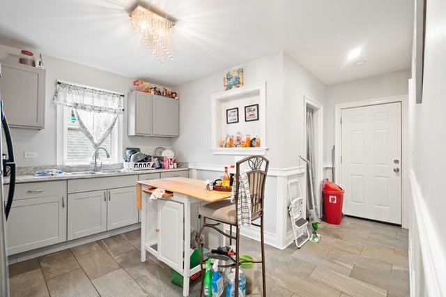 6918 South Talman Avenue, Unit 2 Chicago, IL 60629 - Photo 6 of 7