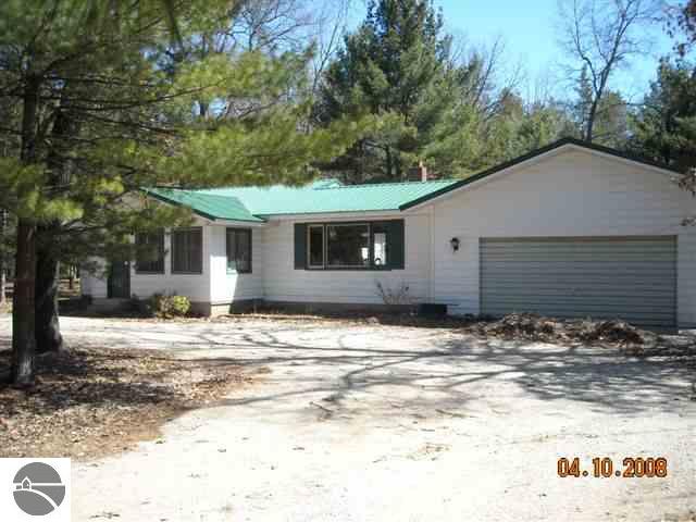 743 South High Bridge Road Wellston, MI 49689 - Photo 1 of 6 1702597.JPG