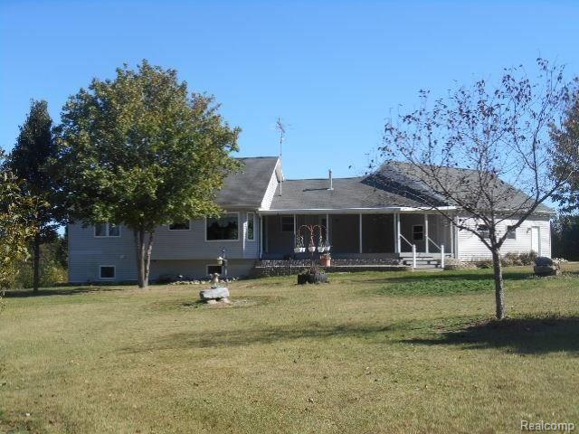 1353 North Maple Leaf Road Lapeer, MI 48446 - Photo 3 of 44 1353 Mapleleaf.jpg