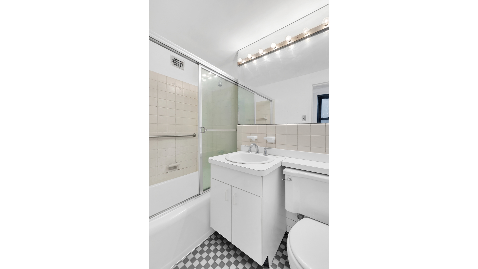 305 East 72nd Street, Unit 11IS Manhattan, NY 10021 - Photo 6 of 7