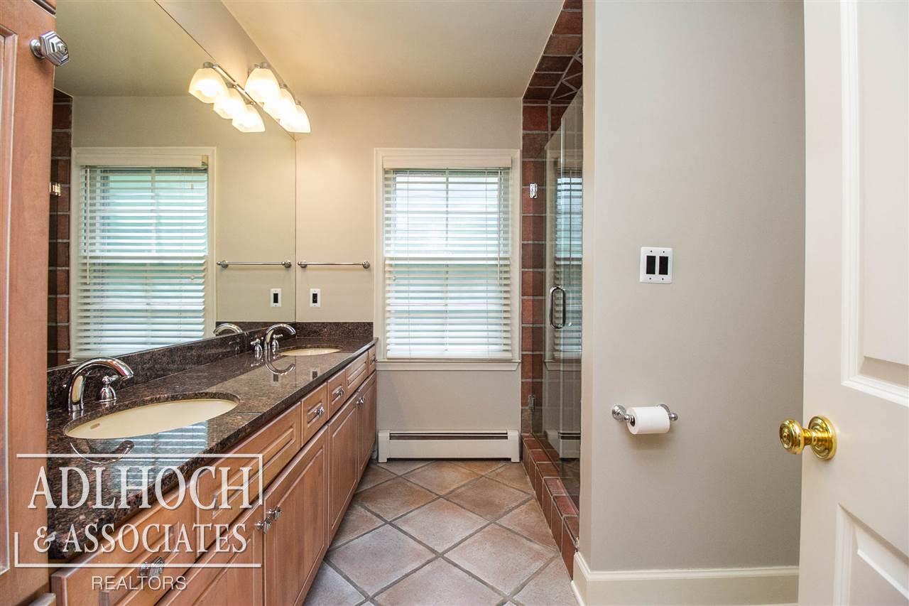 294 Touraine Road Grosse Pointe, MI 48236 - Photo 26 of 52 50010320-28.JPG