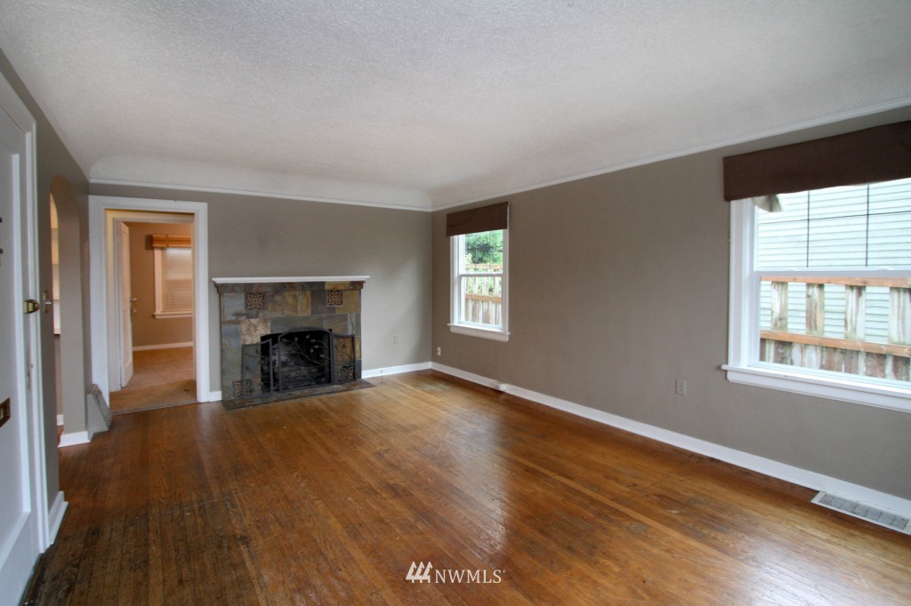18524 Bothell Way Northeast Bothell, WA 98011 - Photo 2 of 8