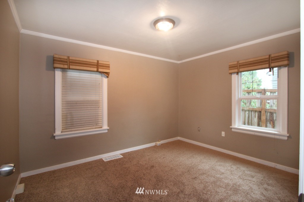 18524 Bothell Way Northeast Bothell, WA 98011 - Photo 6 of 8