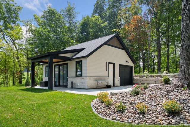 $3,175,000 | 2101 Bridgevine Court, Independence, MN 55359