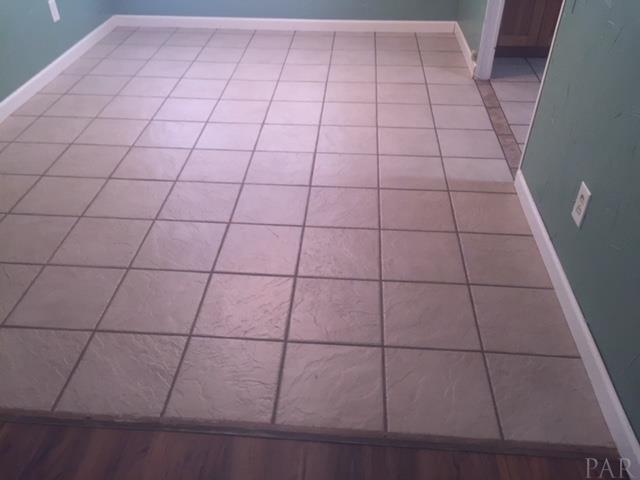 5038 Jeffery Road Milton, FL 32570 - Photo 14 of 25 Gallery Image 14