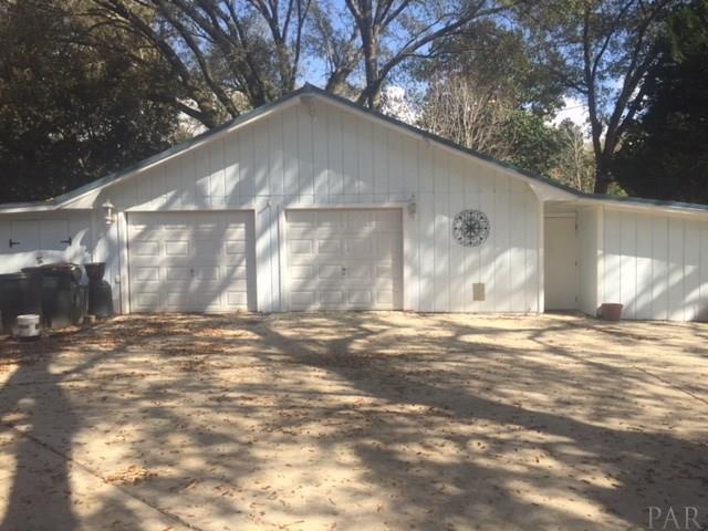 5038 Jeffery Road Milton, FL 32570 - Photo 3 of 25 Gallery Image 3