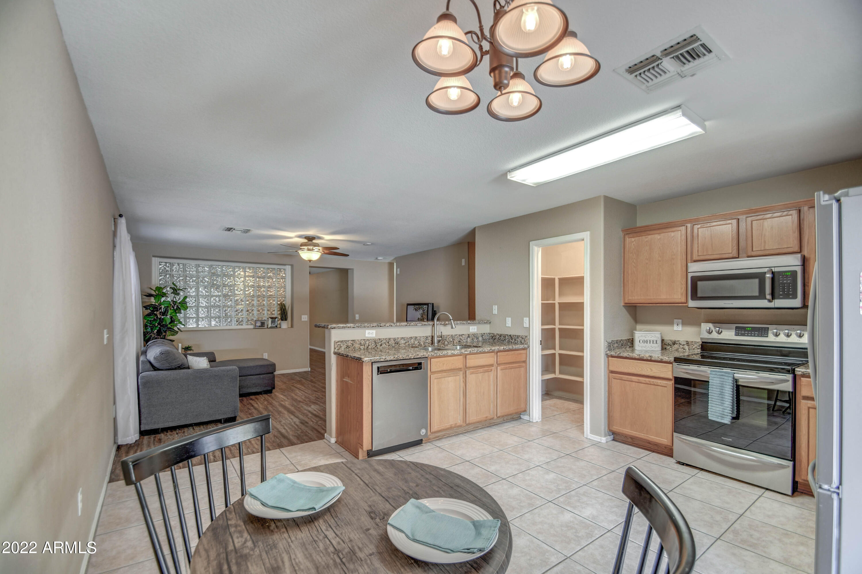 887 East Appaloosa Road Gilbert, AZ 85296 - Photo 12 of 37 KITCHEN 3