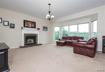 1770 Spring View Terrace Ballwin, MO 63021 - Photo 4 of 34