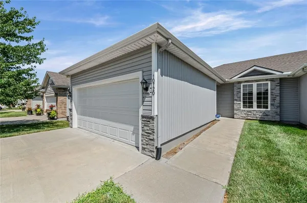 $330,000 | 10720 East 46th Terrace, Kansas City, MO 64133