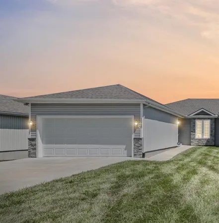 $330,000 | 10720 East 46th Terrace, Kansas City, MO 64133
