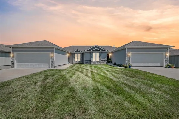 $330,000 | 10720 East 46th Terrace, Kansas City, MO 64133