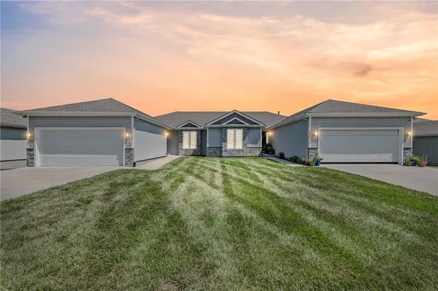 $330,000 | 10720 East 46th Terrace, Kansas City, MO 64133