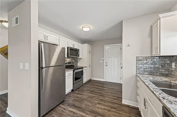 $330,000 | 10720 East 46th Terrace, Kansas City, MO 64133