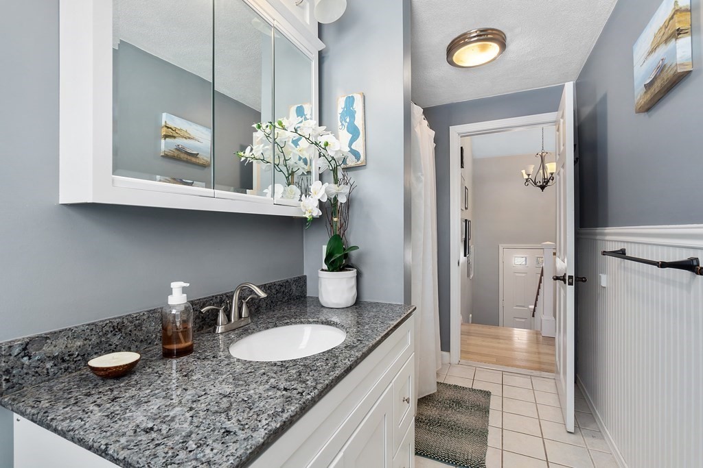 8 Cobblers Lane Beverly, MA 01915 - Photo 20 of 36