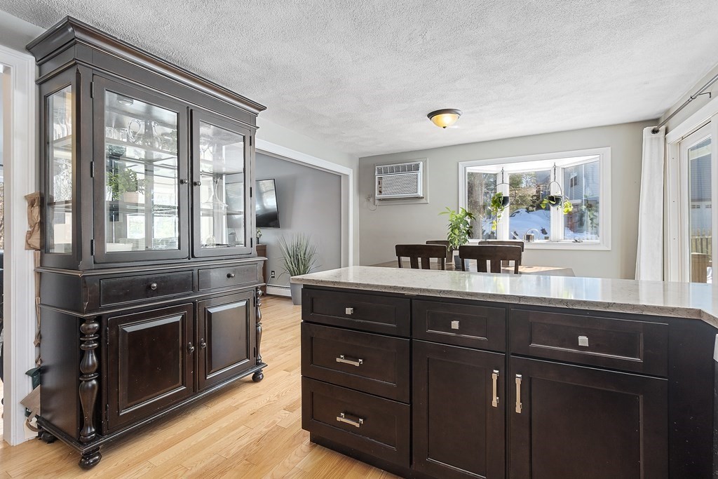 8 Cobblers Lane Beverly, MA 01915 - Photo 4 of 36