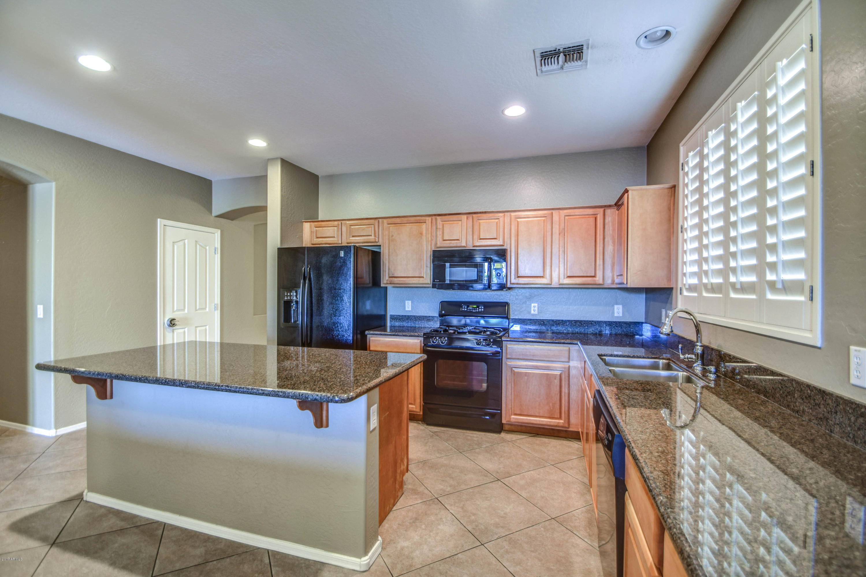 6703 South Classic Way Gilbert, AZ 85298 - Photo 15 of 40 Kitchen 4